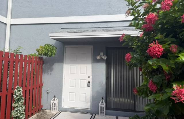 2-Bedroom, 1.5-Bath Condo with Community Amenities in Boynton Beach! Gallery 1