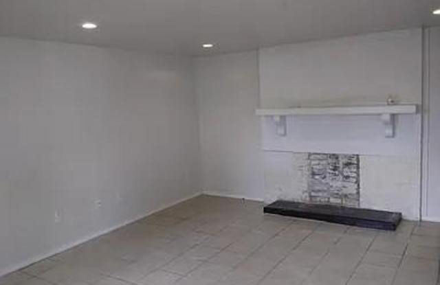 237 ST GEORGE Avenue Gallery 2