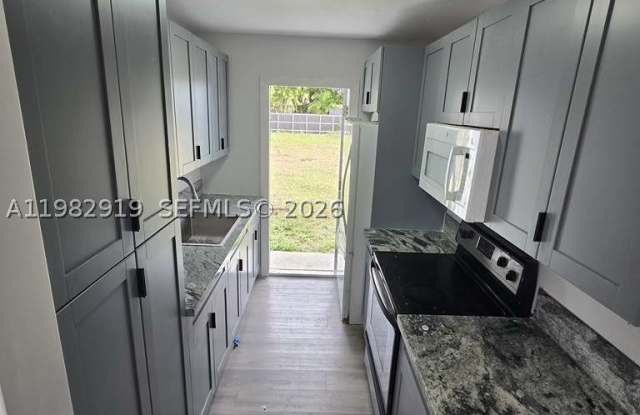 26633 SW 138th Ct Gallery 2