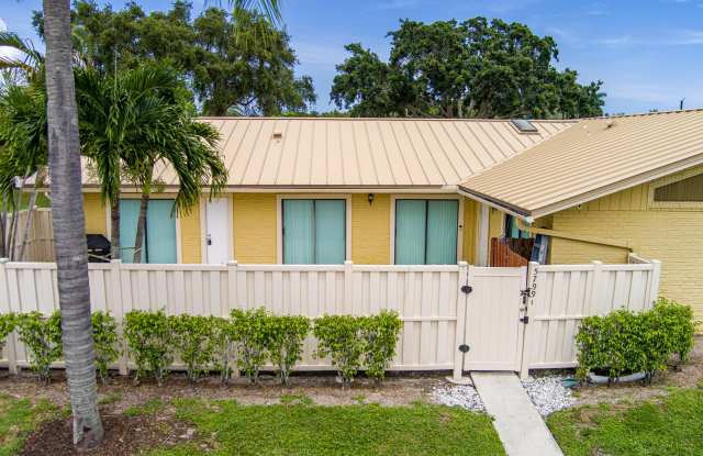 5799 GOLDEN EAGLE Circle Gallery 2