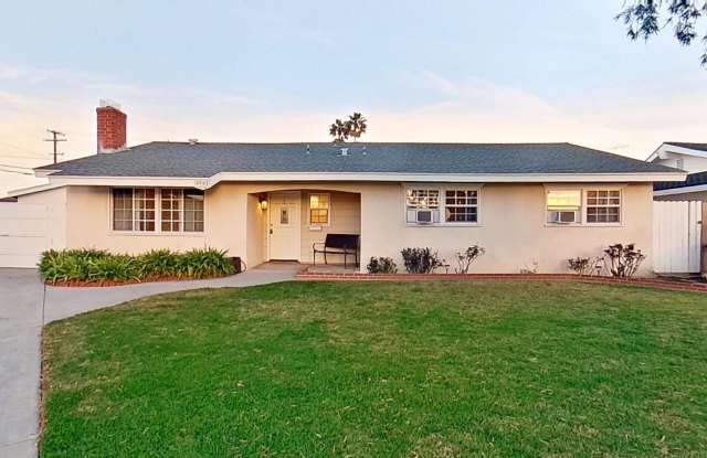 Charming 4 Bed 2 Bath Home in Huntington Beach! - 6961 Lenis Circle, Huntington Beach, CA 92647