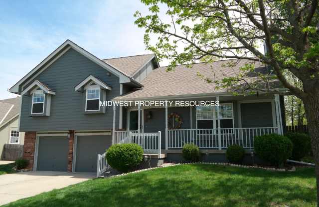 Refreshing  Tidy Lee's Summit Split for Lease photos photos