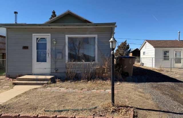 656 N Cedar St Gallery 2