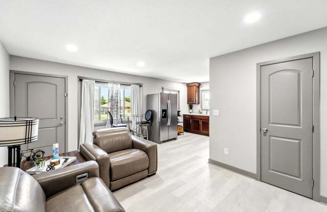 5327 Jennifer Drive Gallery 4