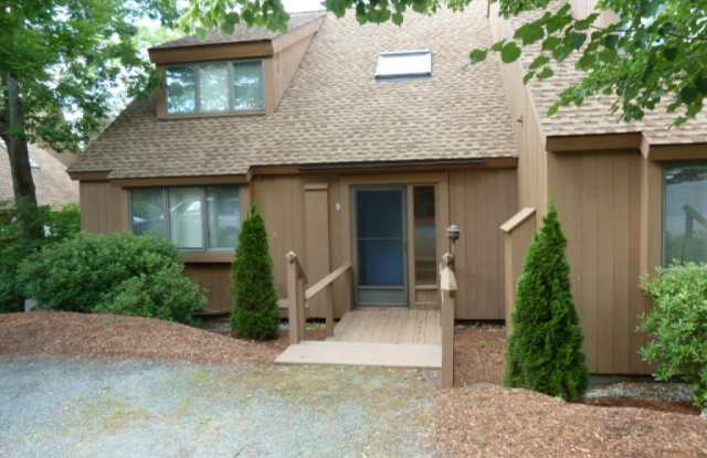9 Pioneer Point - 9 Pioneer Road, Rockingham County, NH 03870