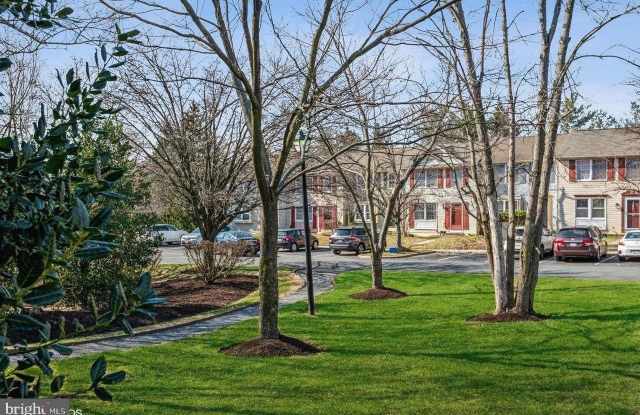 11038 OUTPOST photos photos