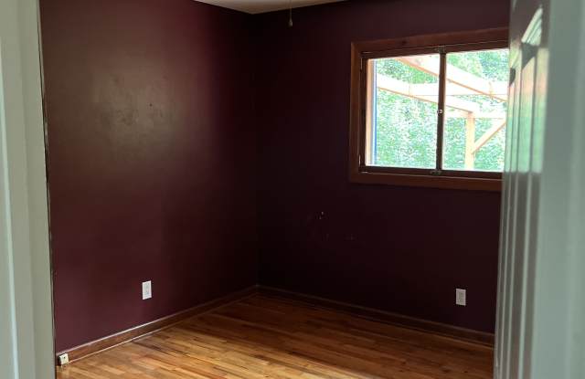 1527 Argonne Road Gallery 2