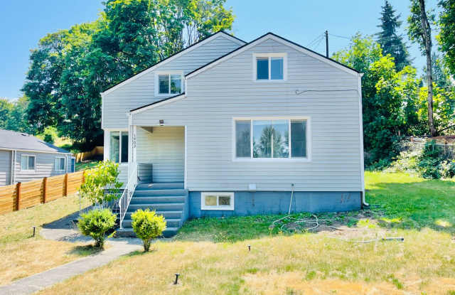 Renovated 4 bedroom 2 bath Home with Plenty of Space! photos photos