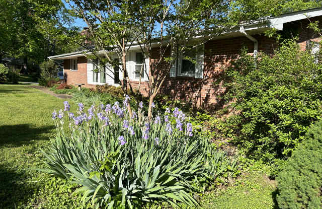 200 Grandview Drive Gallery 3