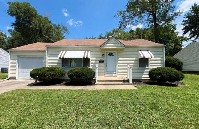 SEE IT NOW: Cozy 2‑Bed, 1‑Bath Ranch in Quiet Olathe - Perfect Starter Home photos photos