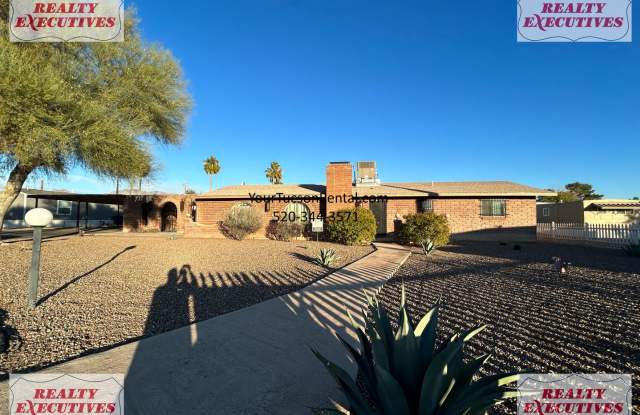 Romero Rd & Roger Rd - 3 bedroom 2 bath home , A/C and all appliances - Flowing Wells School District Gallery 1