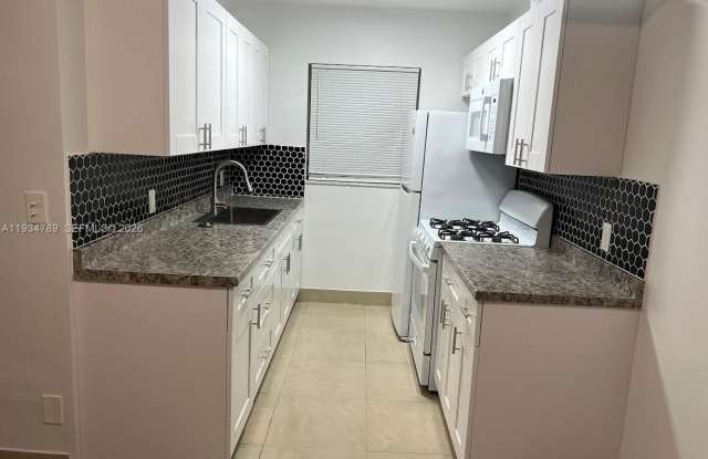 2072 NE 169th St photos photos