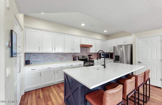 3935 E ROUGH RIDER Road Gallery 1