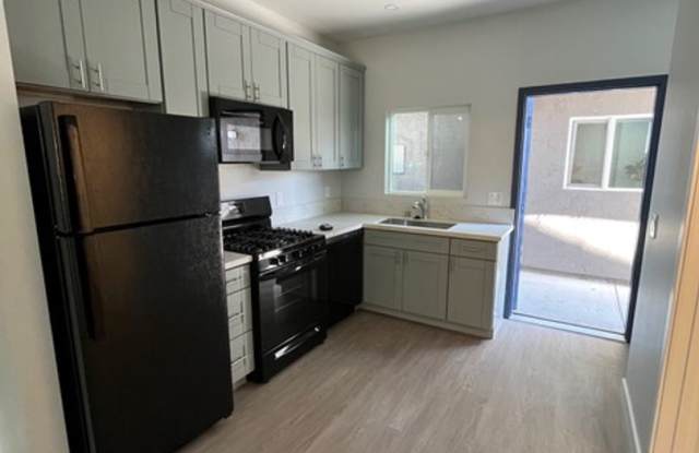 4 bed 2 bath House on Adobe Gallery 2