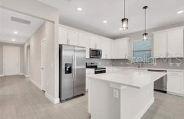 16246 HIDDEN OAK Loop Gallery 3