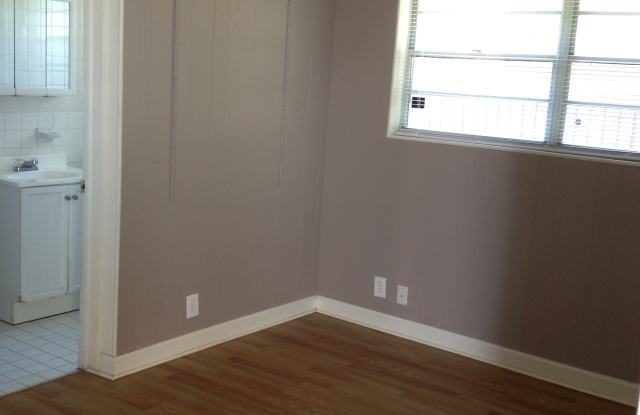 501 Frances Terrace Gallery 2