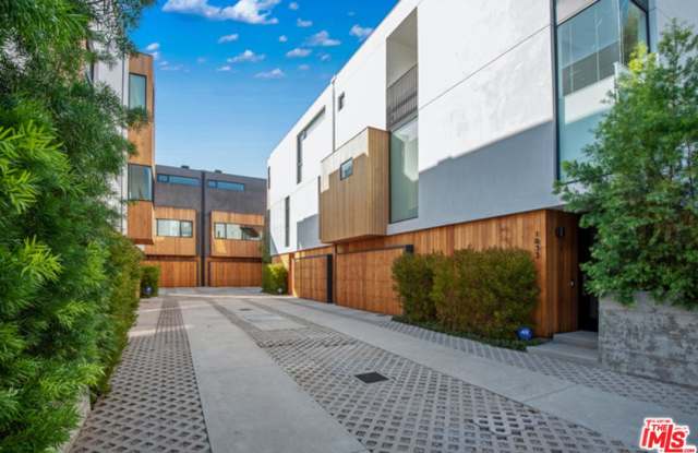 1829 North KENMORE Avenue Gallery 3