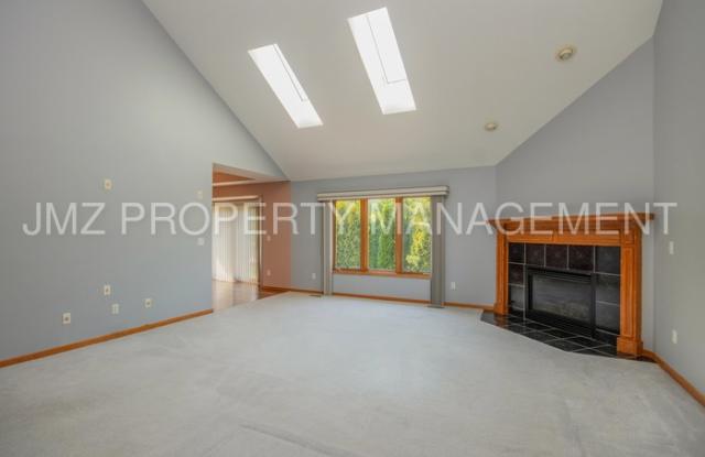 16220 Mott Drive Gallery 4