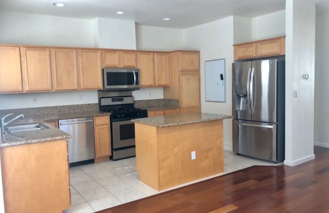 21 Creekside Lane - 21 Lawrence Road, San Mateo, CA 94401