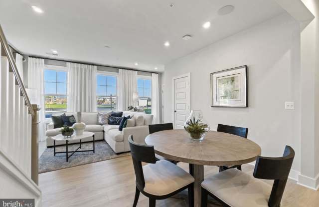 43805 MIDDLEWAY TERRACE Gallery 4