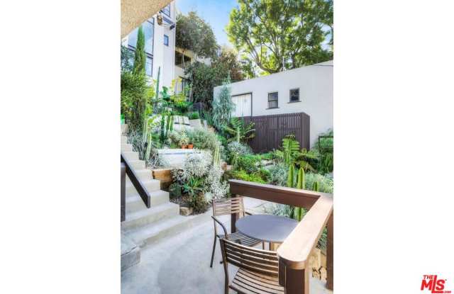 1830 LUCILE Avenue Gallery 2