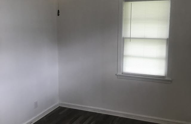 1221 Ferndale Ln photos photos