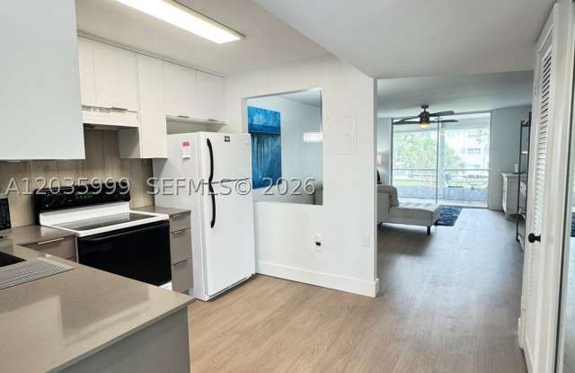 8300 Sunrise Lakes Blvd photos photos