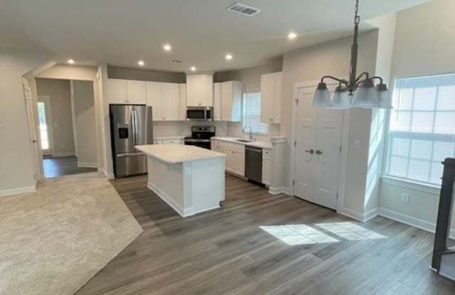 Like New Large home in Brentwood Area Gallery 4