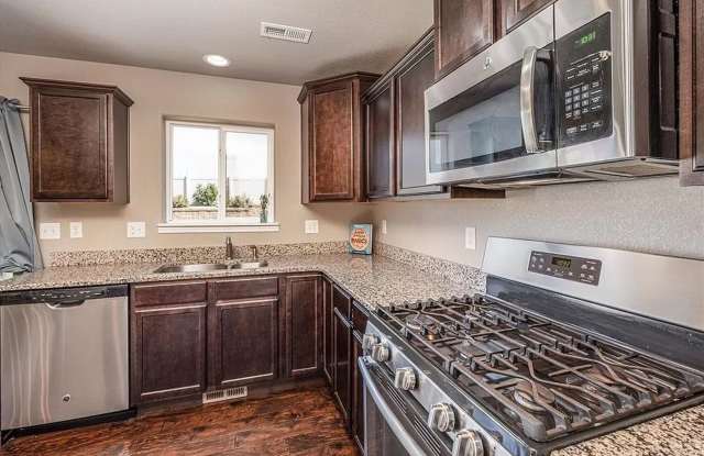 ** RENT REDUCED TO $2,395 ** Single Family Home for Rent Gallery 4
