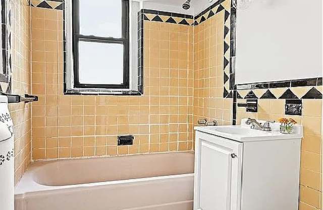 6702 Ridge Blvd Apt 1A Gallery 4