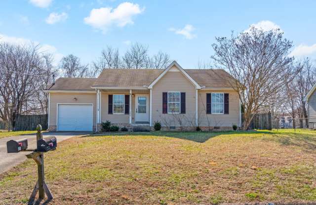 Cute home move in ready in the heart of Oak Grove- close to Fort Campbell and Shopping! photos photos
