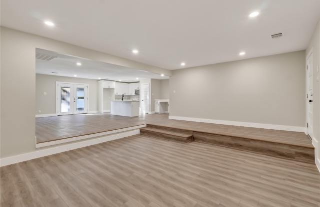 209 W 9th Street Gallery 4