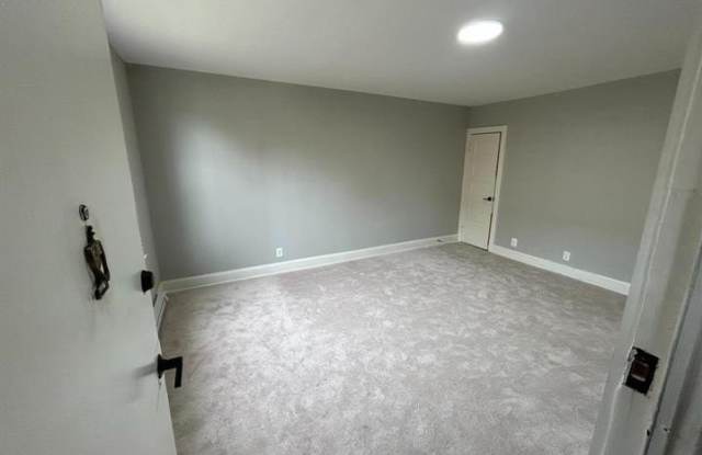 1630 16TH ST SE #2 photos photos