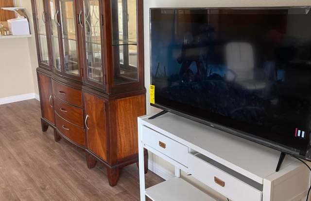 Nice single level home Gallery 4