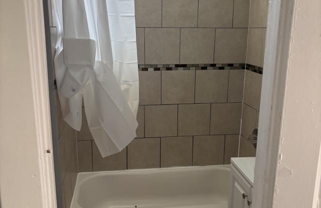 255 West Ivy Street - 2 photos photos