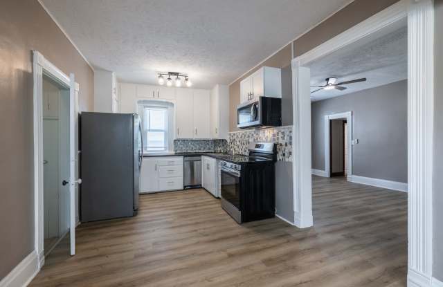5 Bedroom 2.5 Bath Midtown Home Gallery 4