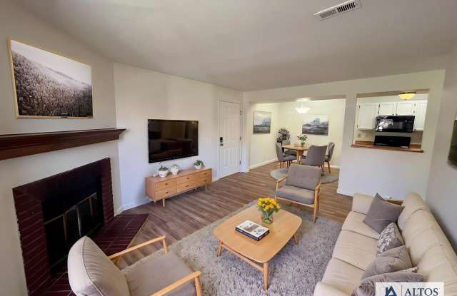 $500 Move in Special - 2nd Floor 1bed/1bath with Laundry and Parking! photos photos