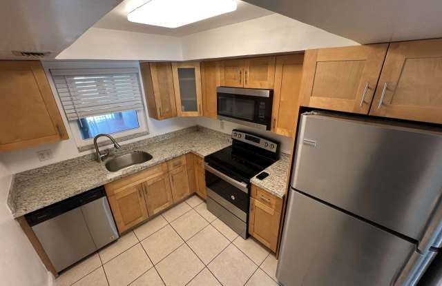 3257 NE 13 Street #402 - 302 Gallery 4