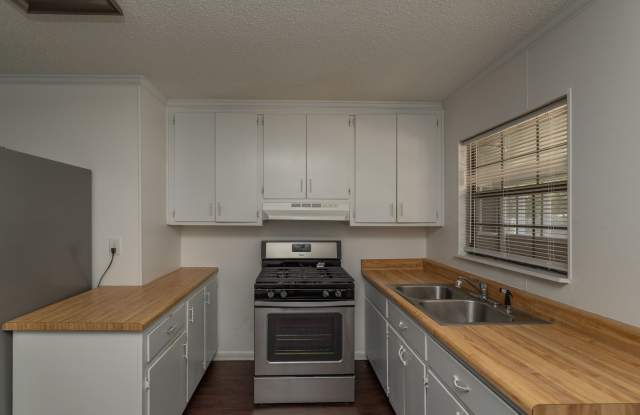 $1275 - 3 bed/1 bath, single-family home for rent in Augusta, stainless-steel appliances! photos photos