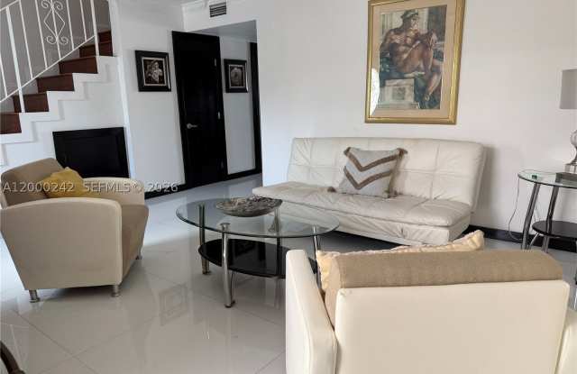 13505 NE 23rd Ct Gallery 4