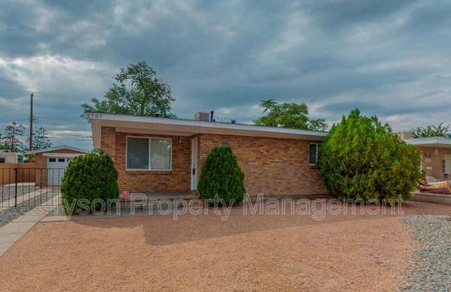 2707 Adams St NE photos photos