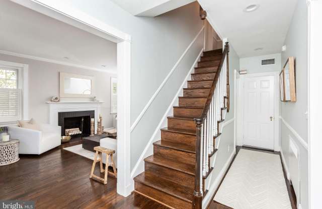 5303 PURLINGTON WAY Gallery 4