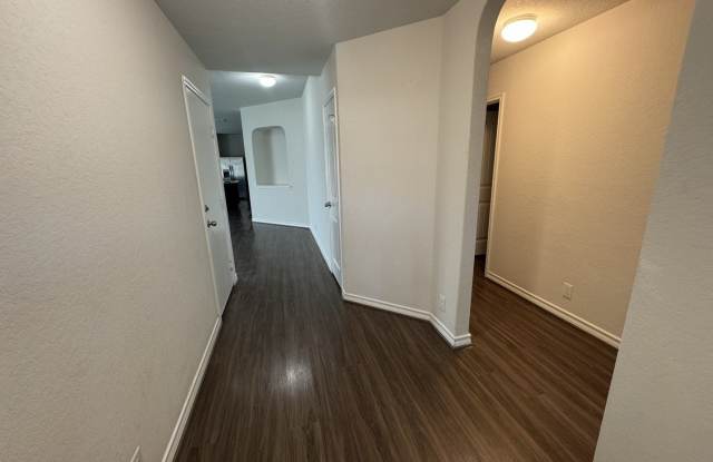 2523 Barbwire Way Gallery 2
