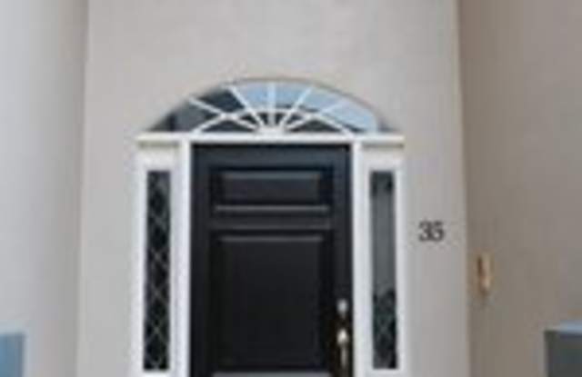 35 S Rue Charles Gallery 3