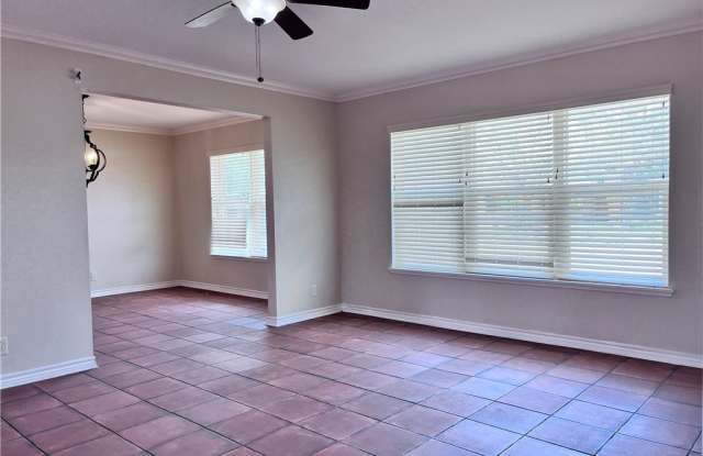 501 Dolphin Place Gallery 4