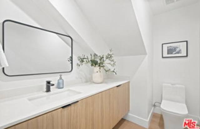 1159 North Formosa Avenue Gallery 4