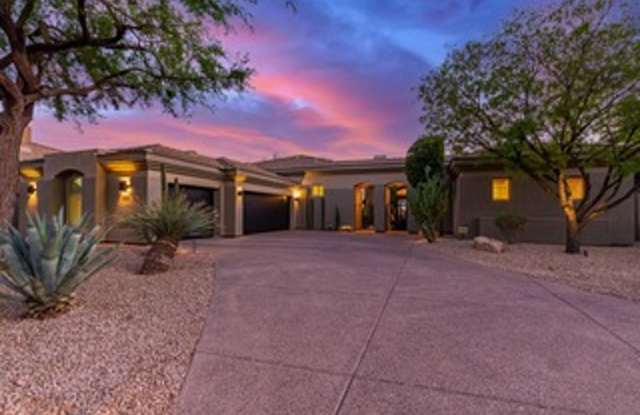 4 Bedrooms PLUS CASITA - Spectacular home in McDowell Mountain Ranch - Pool & Views! photos photos