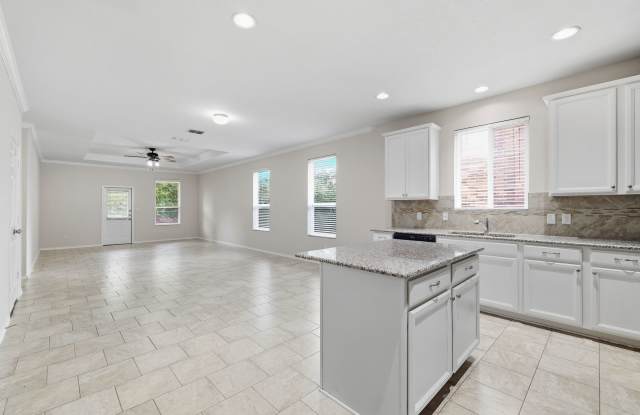 Arcadia Ridge Gem with Greenbelt Views & Covered Patio Gallery 4