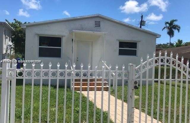 7001 NW 4th Ct photos photos