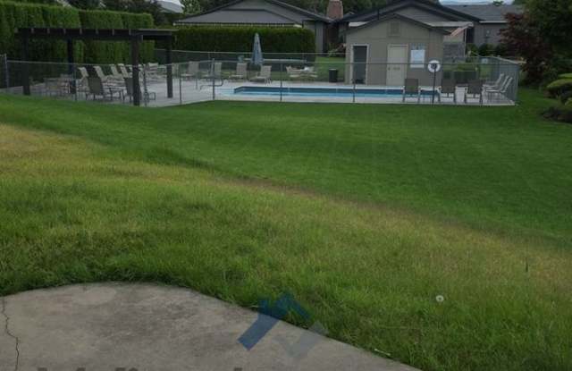 763 1/2 Village Way - Golf Course View Gallery 3